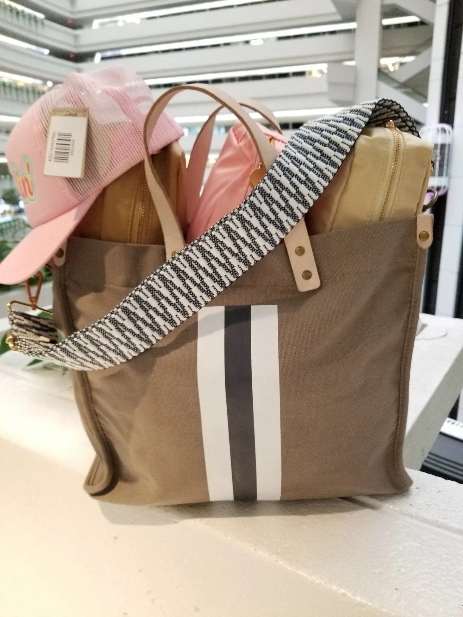 TG10246 Striped Canvas Tote Bag With Guitar Strap