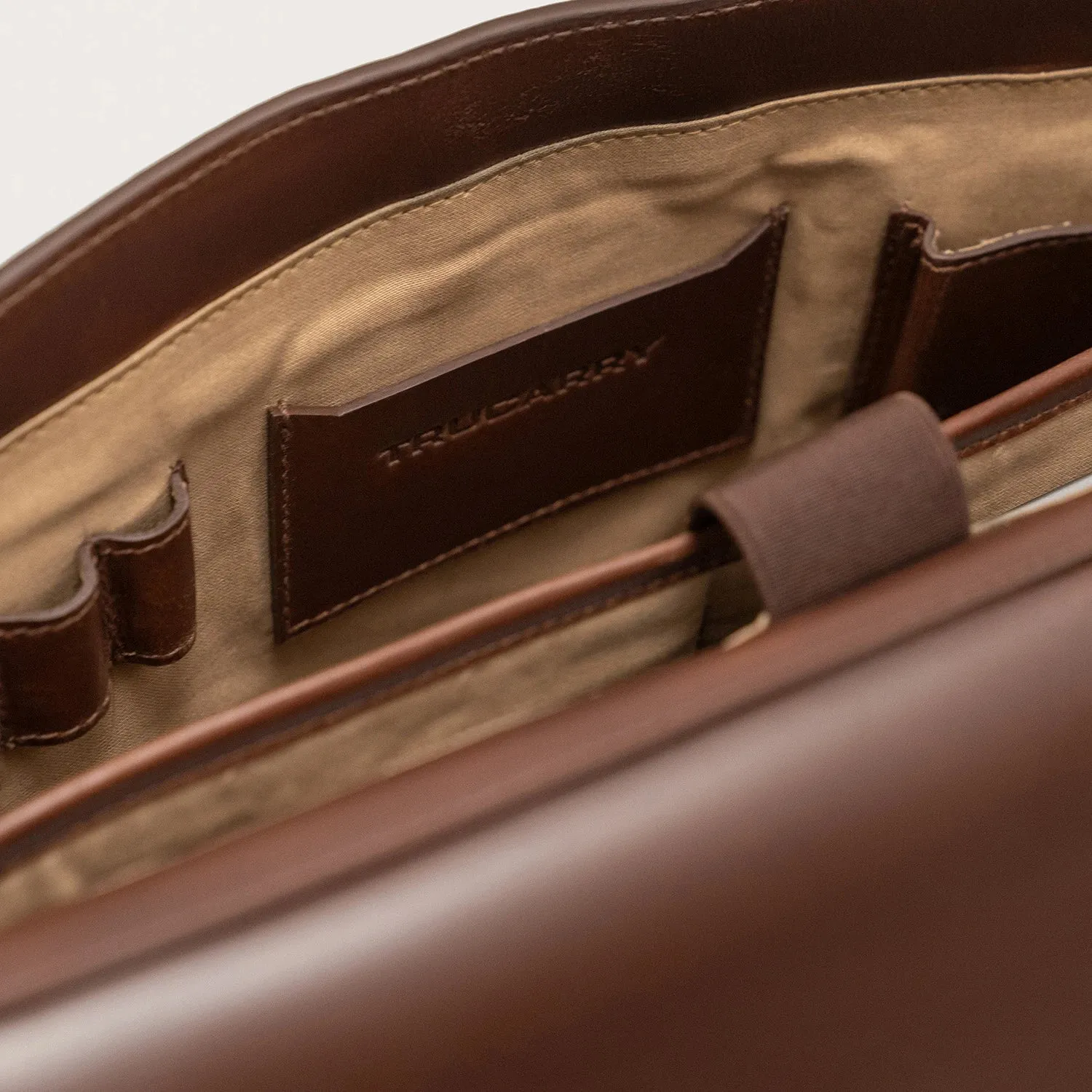 The Carismatico Vintage Brown Leather Messenger Bag