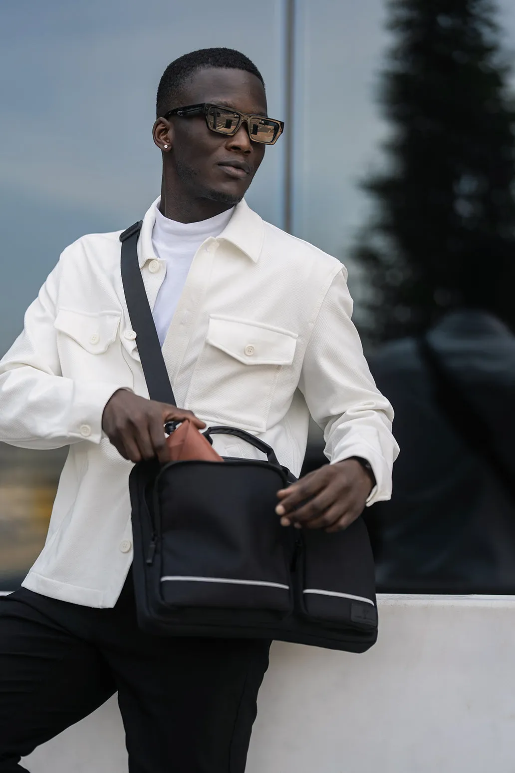 The Preppy | 18-In Lightweight Twill Laptop Briefcase with Reflectors